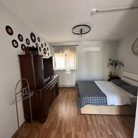 Bike Hub Apartment *